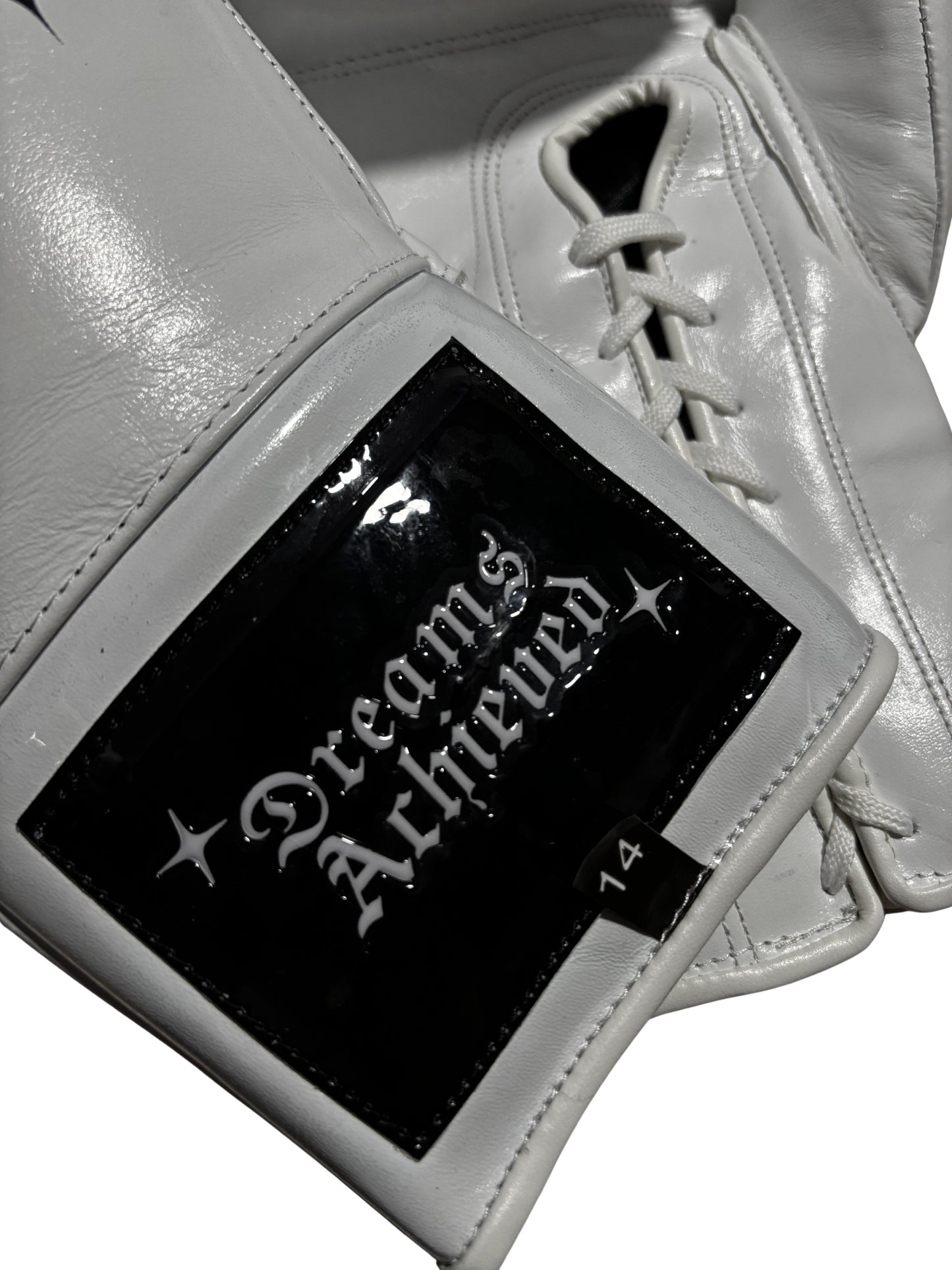 DA Lace-Up Boxing Gloves